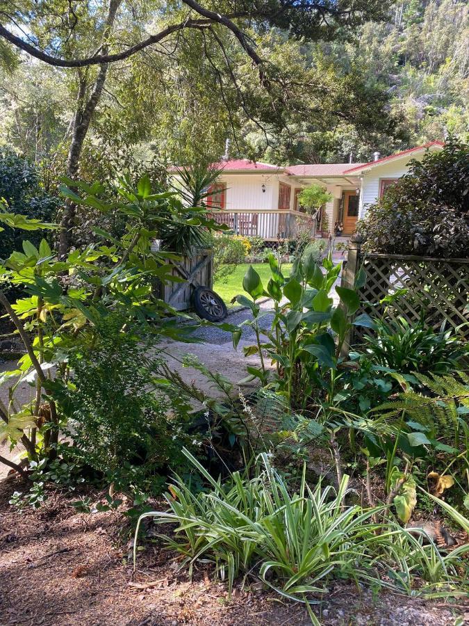 Twin Totara Cottage Upper Hutt Exteriér fotografie