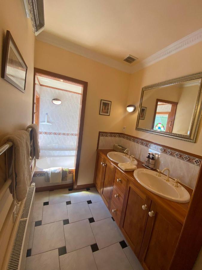 Twin Totara Cottage Upper Hutt Exteriér fotografie